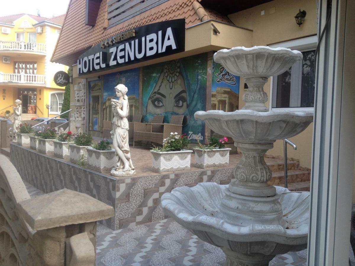 Hotel Zenubia Hajduszoboszlo Luaran gambar